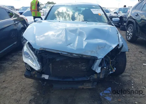 2013 Chrysler 200 Touring z USA, uszkodzony, nr VIN 1C3CCBBB6DN505830